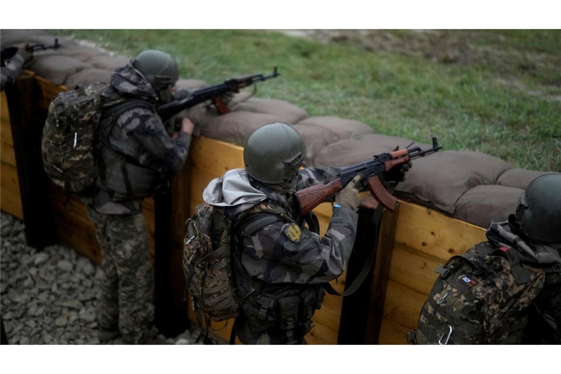 Ukraine bereit zu Waffenruhe - USA leisten neue Militärhilfe Frankreich hat ukrainische Soldaten ausgebildet. (Archivbild)