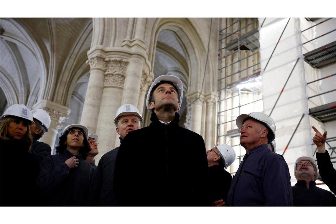 Notre-Dame soll auch Macron Glanz verleihen Frankreichs Präsident Emmanuel Macron beim Besuch der Baustelle.