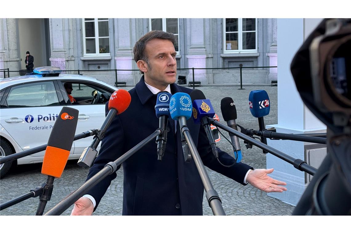EU wappnet sich für möglichen Handelskrieg mit den USA Frankreichs Präsident Macron wirbt für Entschlossenheit und Zusammenhalt aufseiten der EU.