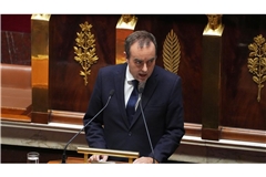 Frankreichs Premier geht in der politischen Krise auf die Opposition zu.