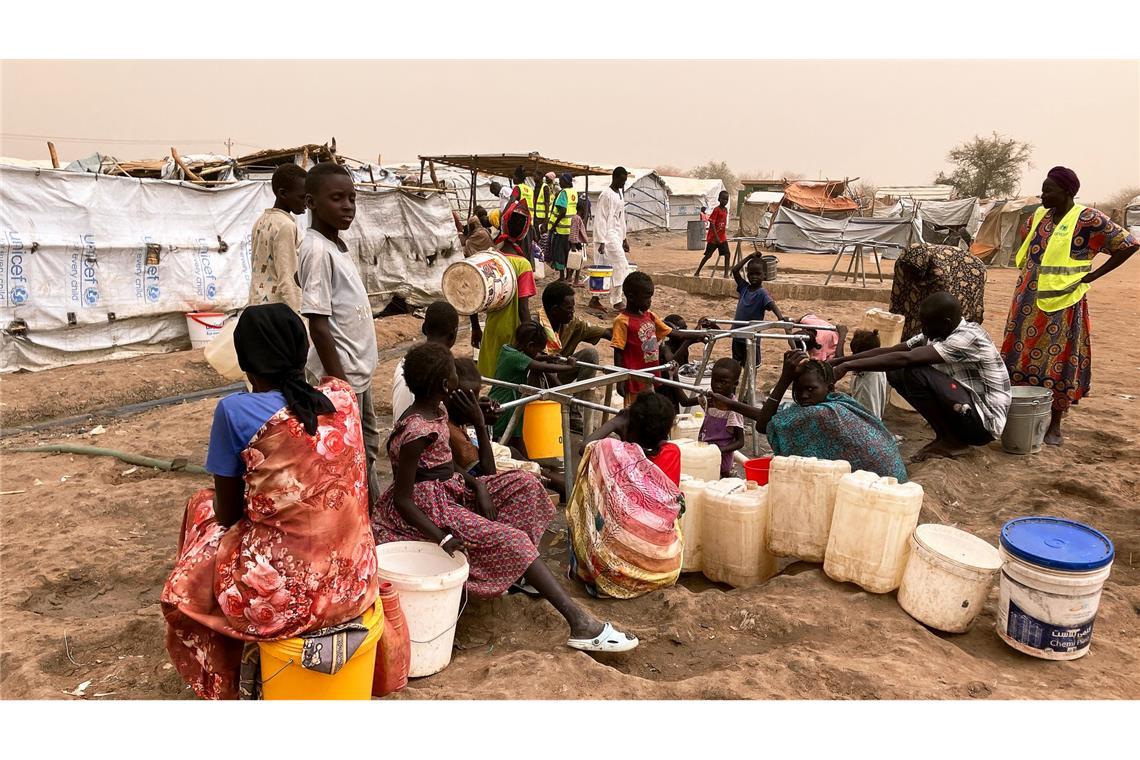 Zehn Zitate: Was die internationale Politik 2024 bewegte Frauen aus dem Sudan zahlen einen hohen Preis für den Machtkampf in ihrem Land. (Archivbild)
