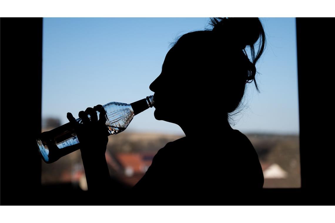 Frauen gehören zu jenen Gruppen, die eher mehr statt weniger trinken.