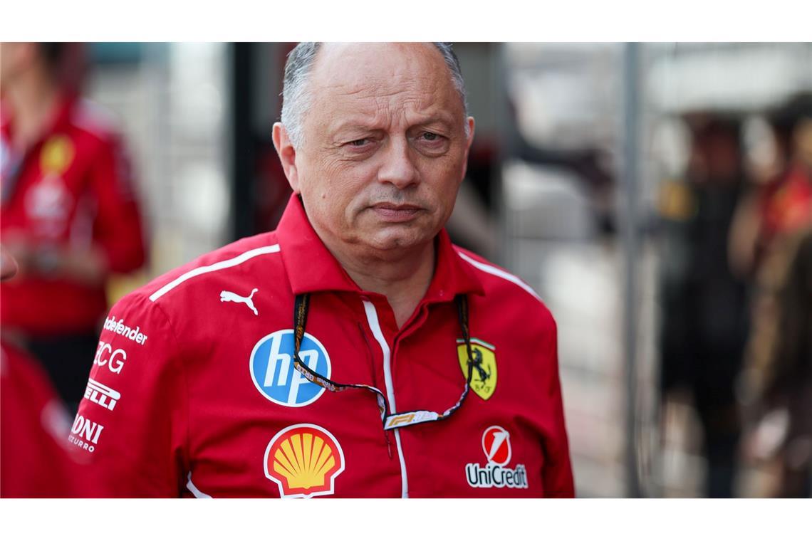 "Chaos" bei Ferrari - aber Hamilton denkt nicht ans Aufhören Frédéric Vasseur steht in der Kritik.