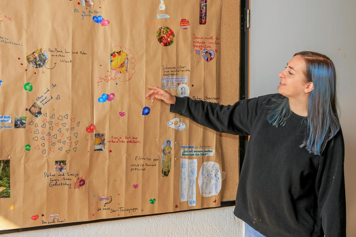 Die Jahreszeiten in Mettelberg werden neu verteilt Freizeitleiterin Jana Koch schaut sich die Gerüchtewand genauer an. Bei der Abstimmung könnte das Geschriebene wichtig sein.
