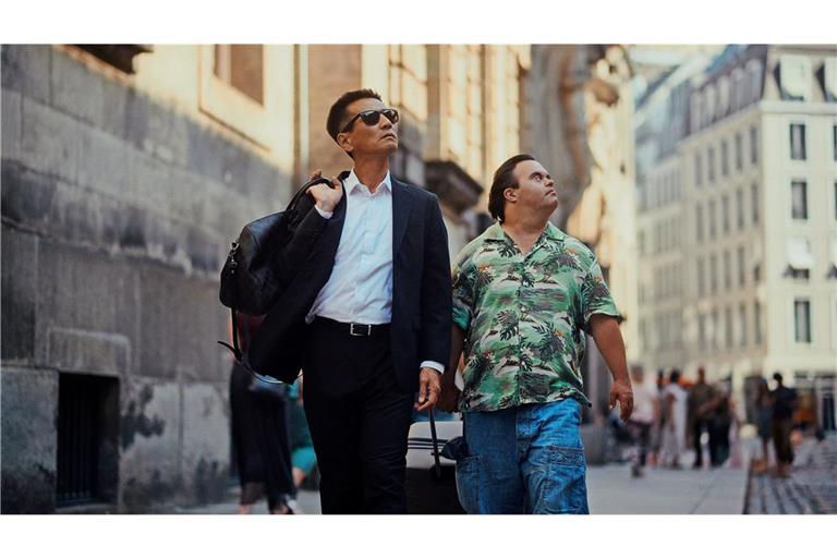 Freunde: Hideo (Kanji Tsuda, li.)  und  Buschi (Aladdin Detlefsen, re.)