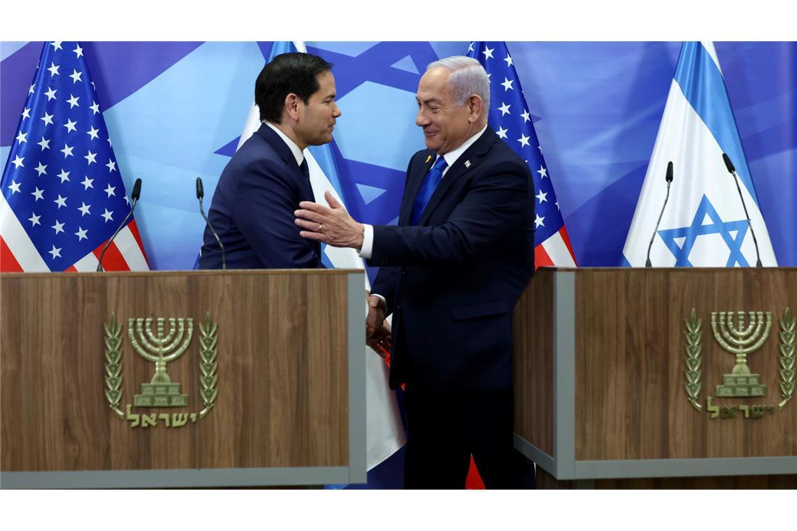 US-Außenminister in Israel: Hamas muss zerstört werden Freundliche Gesten beim Treffen Rubios und Netanjahus.