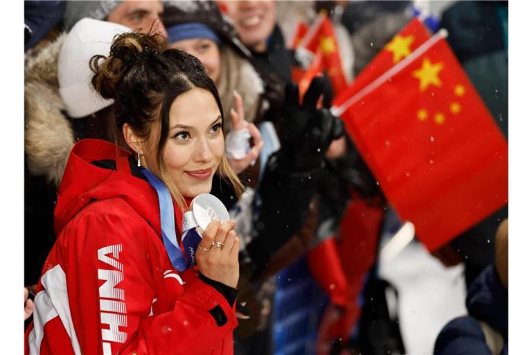 Freut sich auch über Silber: Free-Skierin Eileen Gu.