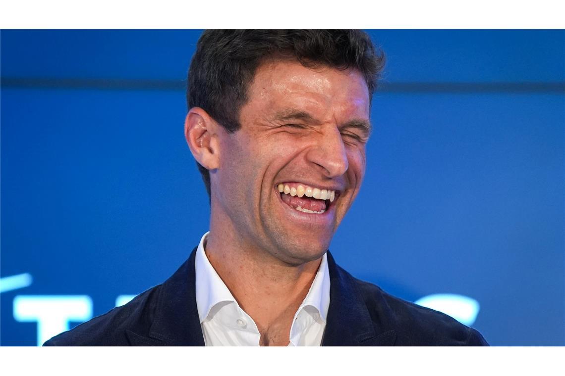 Bilder des Tages Freut sich auf neue Herausforderungen: Der neue Spieler der Vancouver Whitecaps, Thomas Müller, lacht während einer Pressekonferenz.