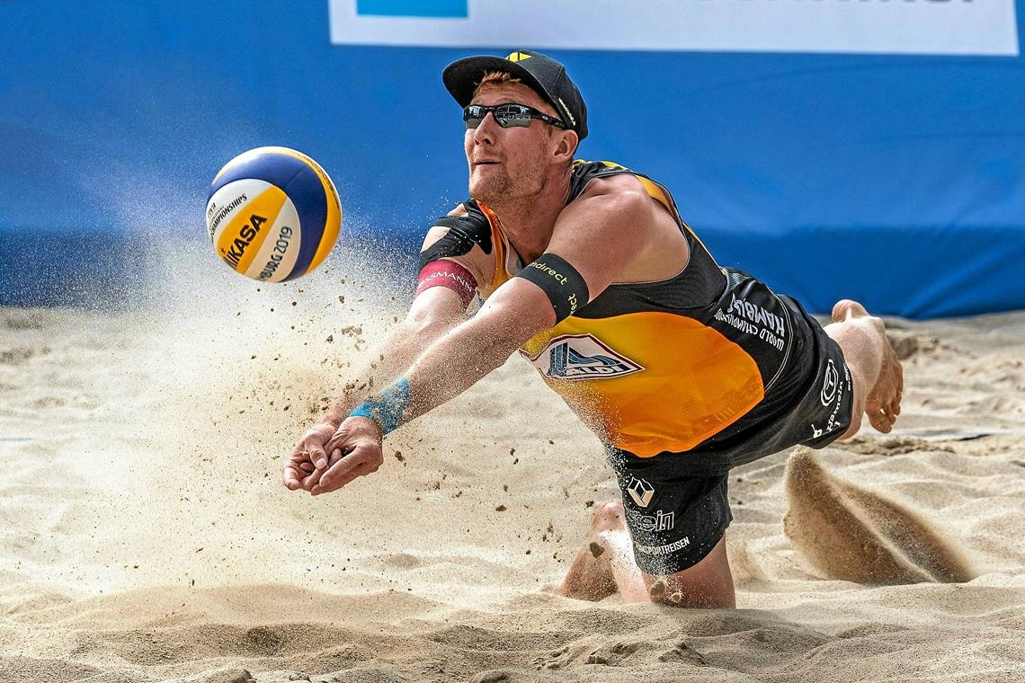 Harms und Co. feiern Rückkehr in den Sand Freut sich darauf, endlich wieder bei Wettkämpfen im Sand baggern zu können: Der Backnanger Yannick Harms. Foto: Imago
