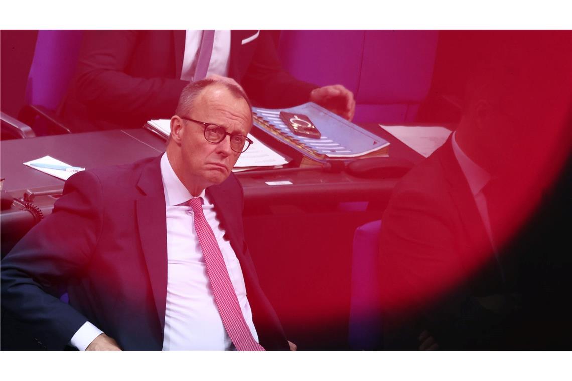 Kein "Zustrombegrenzungsgesetz" - Wie geht es nun weiter? Friedrich Merz (CDU), Kanzlerkandidat der Union, muss sich von der SPD anhören, er sei nicht fähig, auf Augenhöhe zu verhandeln, sondern wolle die anderen Fraktionen erpressen, damit sie seine Vorschläge zur Migrationspolitik unverändert abnicken.