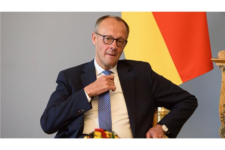 Friedrich Merz  hat nach der Messerattacke mit dem Hamburger Bürgermeister, Peter Tschentscher, telefoniert. (Archivbild)