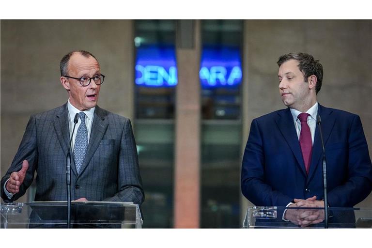 Friedrich Merz, Kanzlerkandidat der Union, Fraktionsvorsitzender der Union und Bundesvorsitzender der CDU, und Lars Klingbeil, Fraktionsvorsitzender der SPD und Bundesvorsitzender,