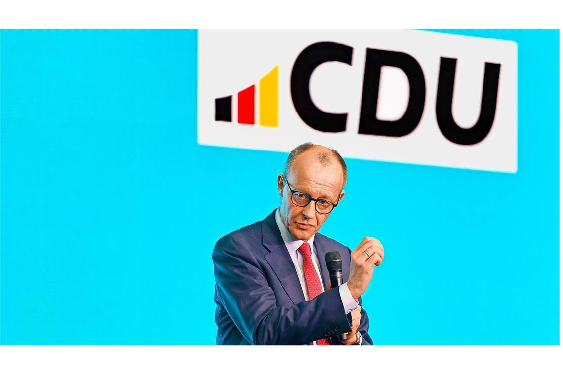 Merz: SPD, Grüne und FDP sollen Mehrheit mit AfD verhindern Friedrich Merz, Kanzlerkandidat der Union, hält an den Bundesanträgen zu einer härteren Migrationspolitik fest (Symbolbild).