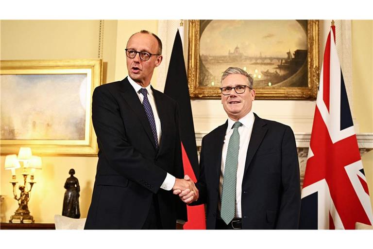 Friedrich Merz (links) und Keir Starmer