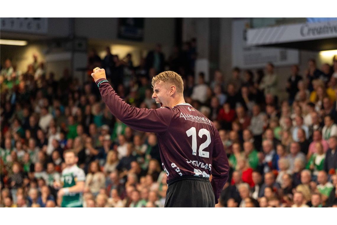 Frisch Auf mit Geduld und starker Deckung zum Arbeitssieg Frisch-Auf-Torwart Kristian Saeveras bei einer seiner neun Paraden.