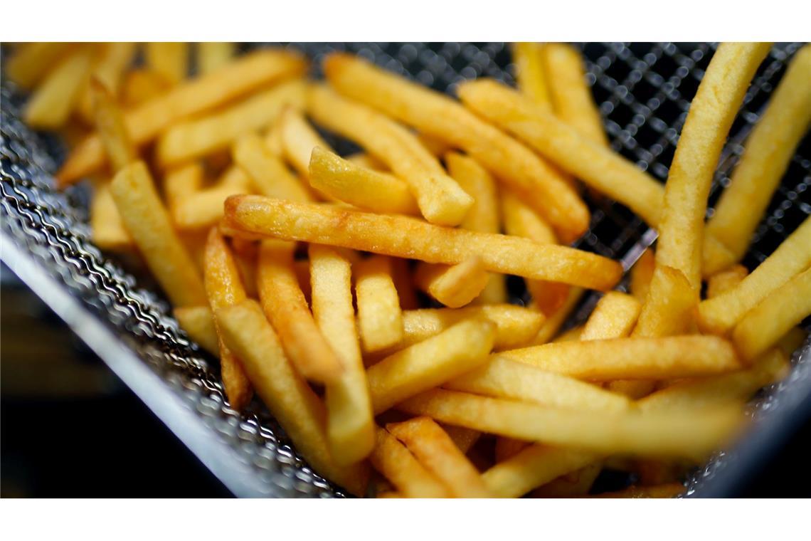 Dreimal Pommes pro Woche erhöht Diabetes-Risiko erheblich Fritten-Fans mögen es schon geahnt haben. Häufig Pommes auf dem Teller zu haben, ist der Gesundheit nicht sonderlich zuträglich.