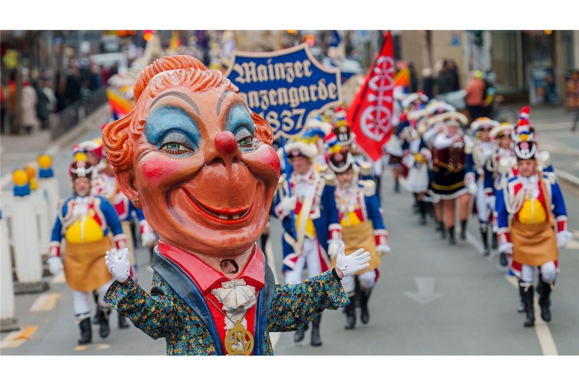 Frohsinn in Mainz: Närrischer Neujahrsumzug eröffnet die Fastnachtskampagne 2026