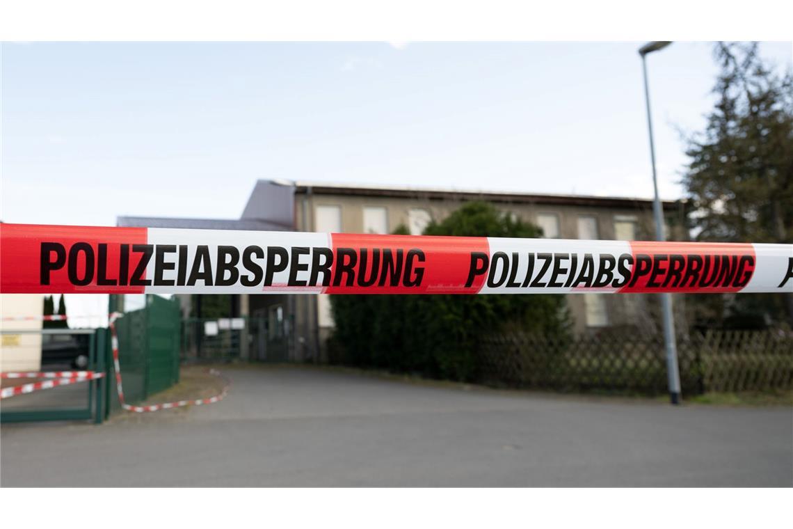 Zwei Tote in einem Güllebecken gefunden Frühestens Mittwoch sollen Ergebnisse der Untersuchung erste Antworten liefern.