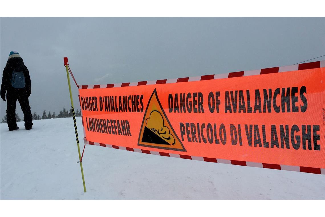 Fünf Skifahrer sterben in den französischen Alpen Fünf Skifahrer sind in den französischen Alpen bei zwei Lawinenabgängen ums Leben gekommen. (Symbolbild)