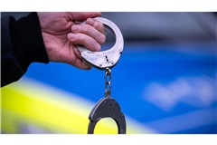 Fünf Verdächtige wurden festgenommen, vier von ihnen sitzen in Untersuchungshaft (Symbolbild).