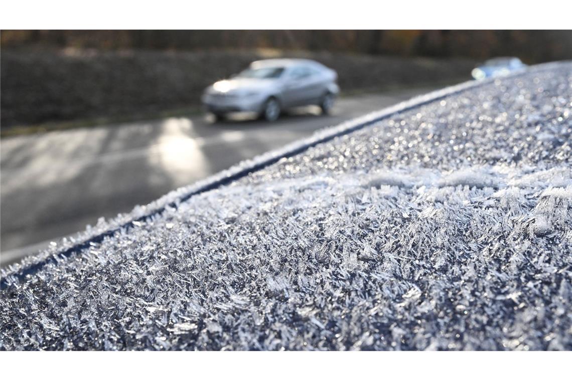 Für Autofahrer hieß es teils: kratzen.