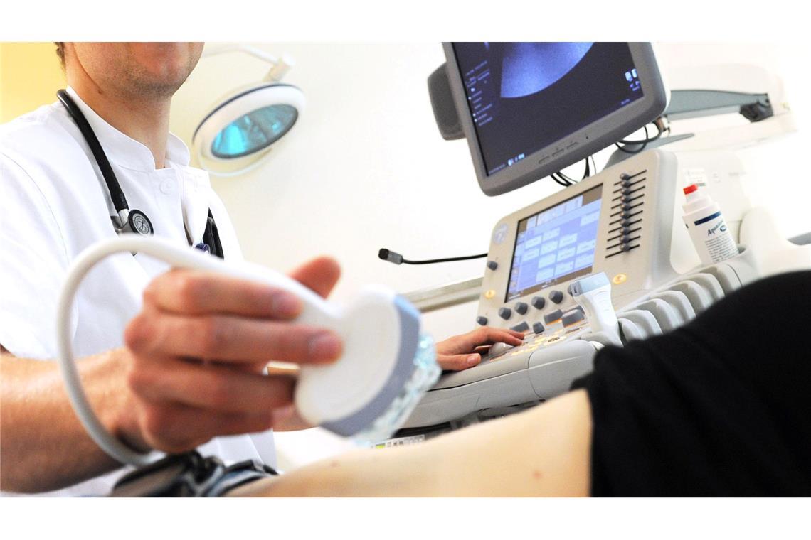 Für bestimmte Ultraschall-Untersuchungen müssen Patienten selbst zahlen. (Archivbild)