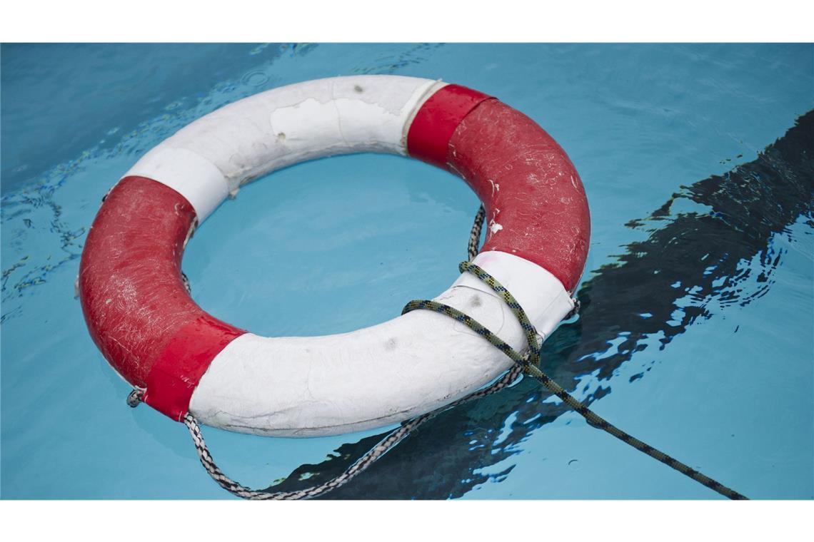 Neunjährige stirbt nach Badeunfall in Freibad Für das Kind kam jede Hilfe zu spät.