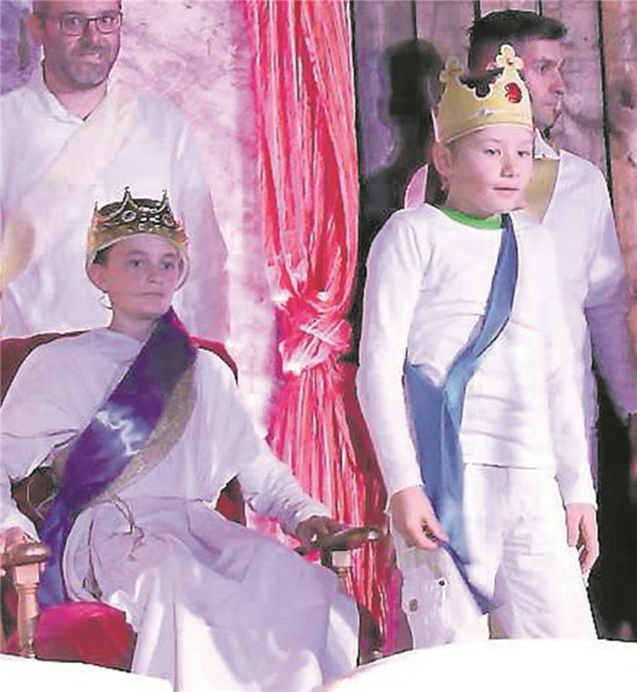 Königliche Abenteuer beim Fest Für das Musical „Nicht wie bei Räubers“ bekam das Ensemble viel Applaus. Foto: privat