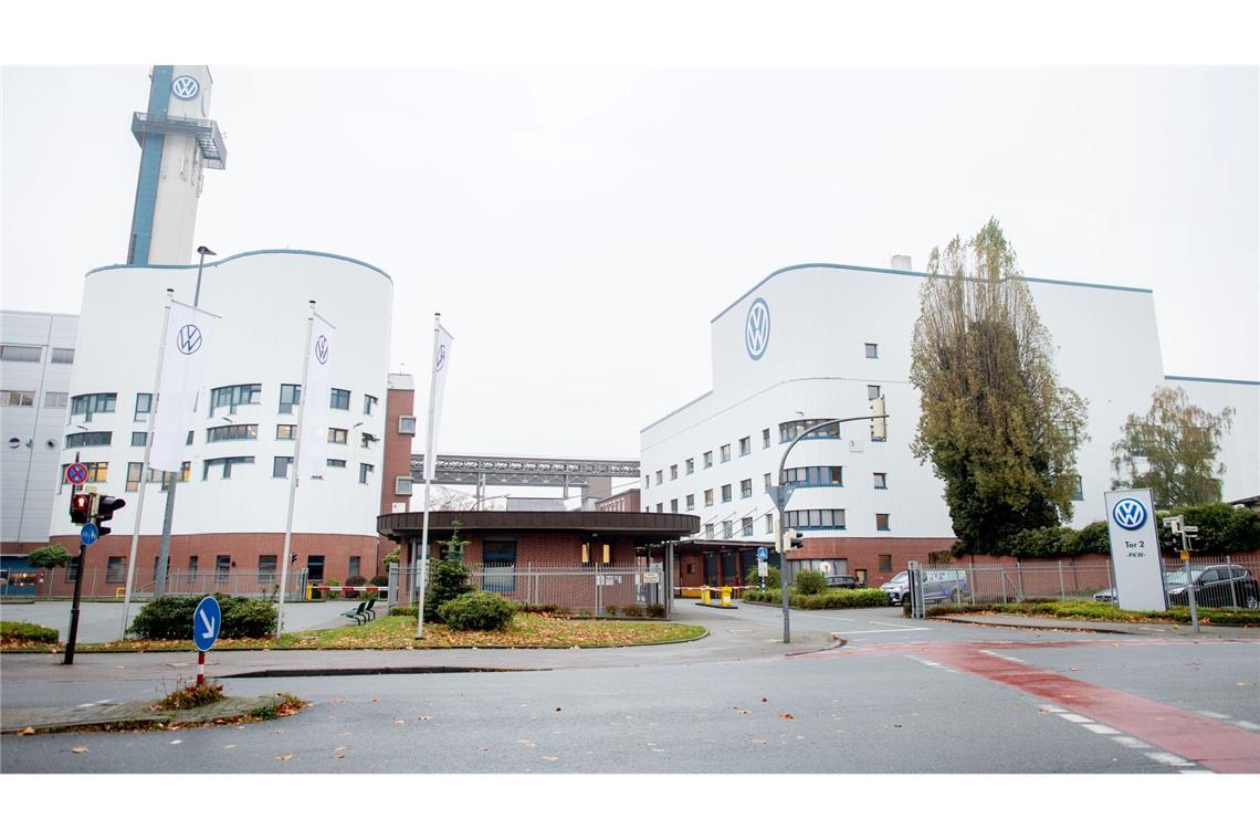 Für das VW-Werk in Osnabrück mit rund 2.300 Beschäftigten ist die Zukunft wegen auslaufender Produktionsaufträge ungewiss. (Archivbild)