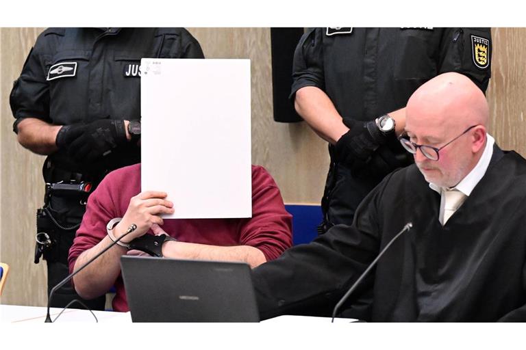 Für den Angeklagten las sein Verteidiger Uwe Kosmala eine Erklärung vor.