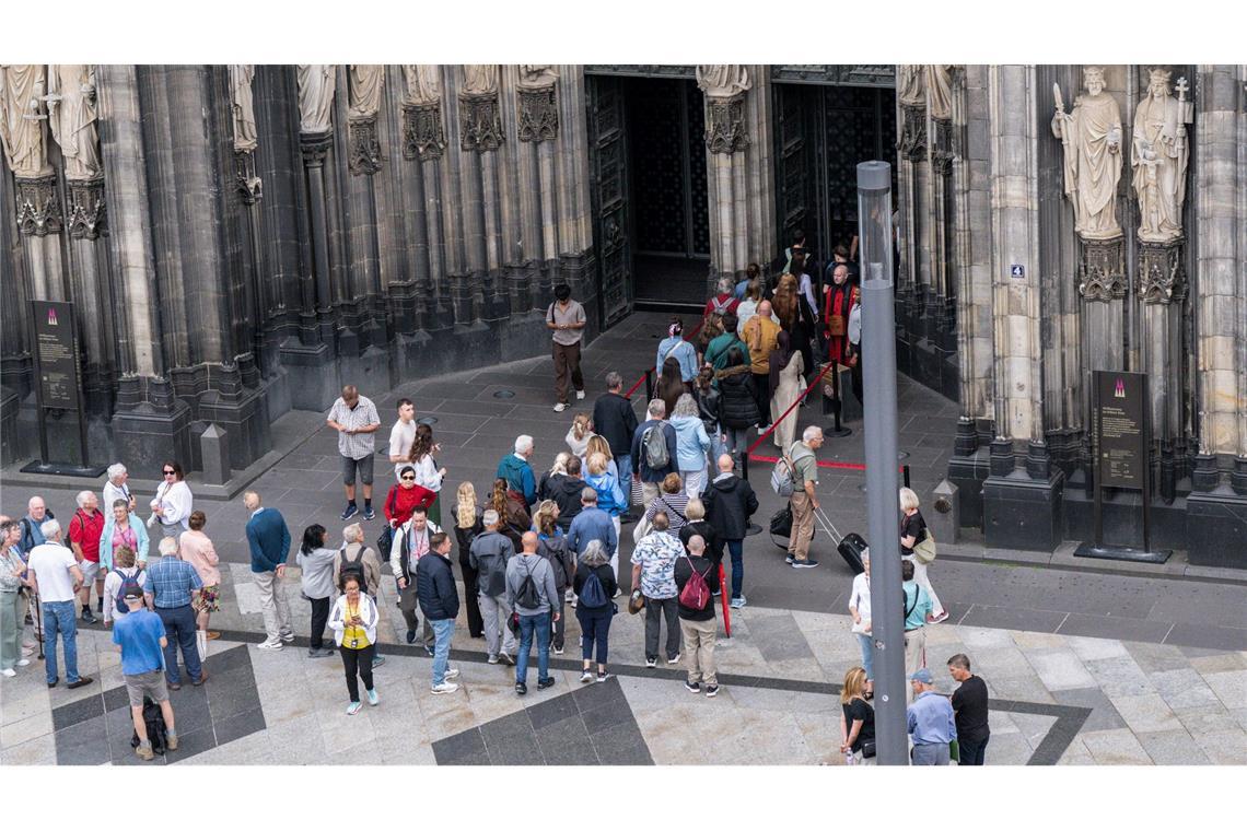 Für den Eintritt brauchen Dom-Besucher künftig Tickets.
