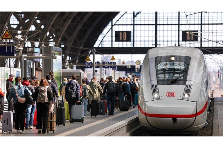 Für den Fernverkehr der Bahn gibt es eine neue Fahrscheinvariante. (Symbolbild)