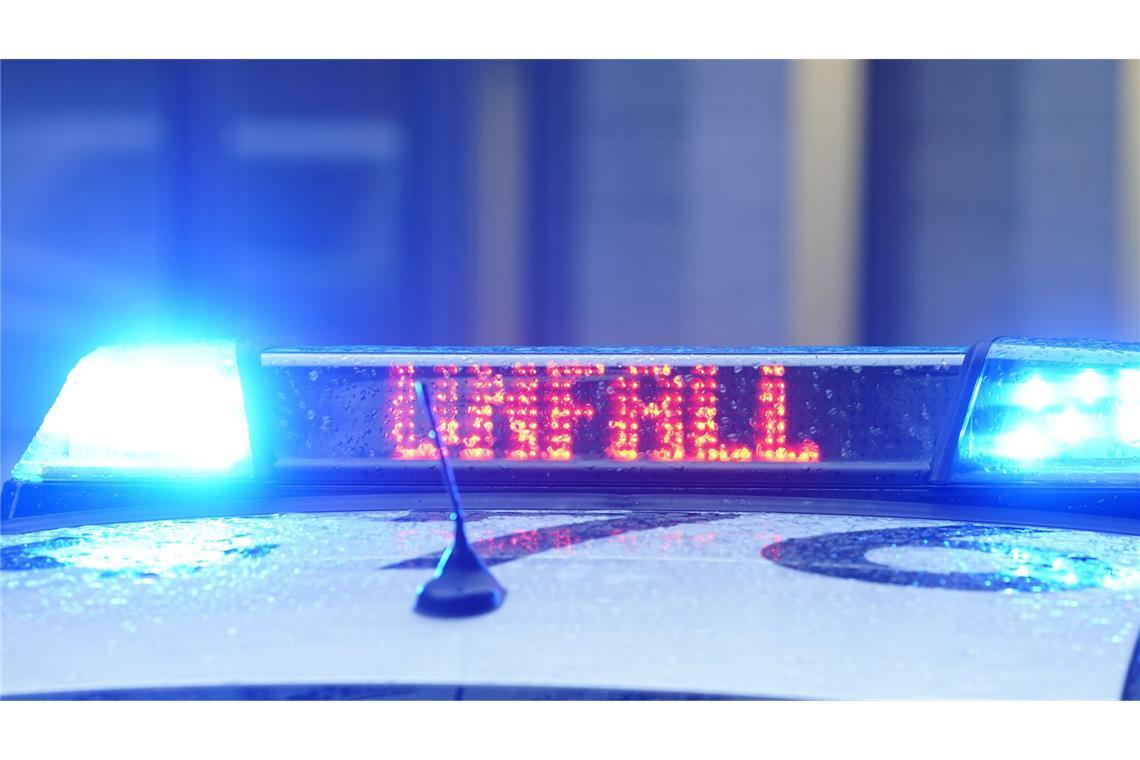 Für den Motorradfahrer kam jede Hilfe zu spät. (Symbolbild)