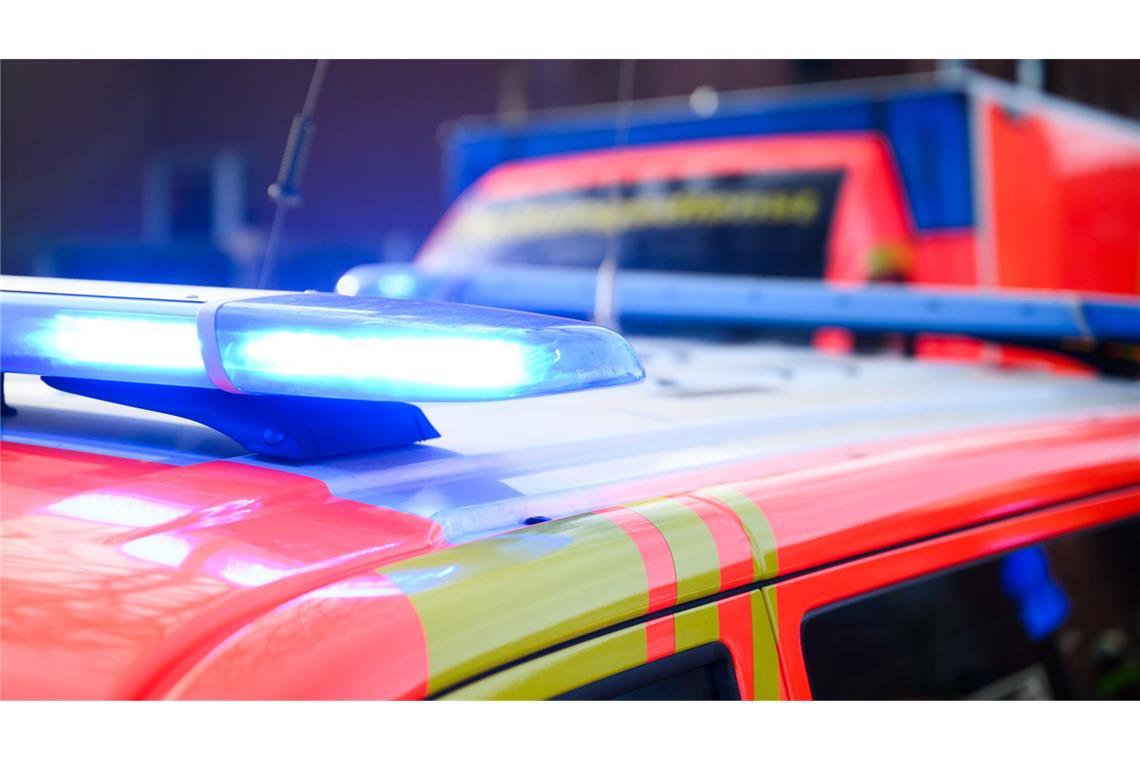 Zusammenstoß mit Auto auf Landstraße – Motorradfahrer stirbt Für den Motorradfahrer kam jede Hilfe zu spät. (Symbolbild)