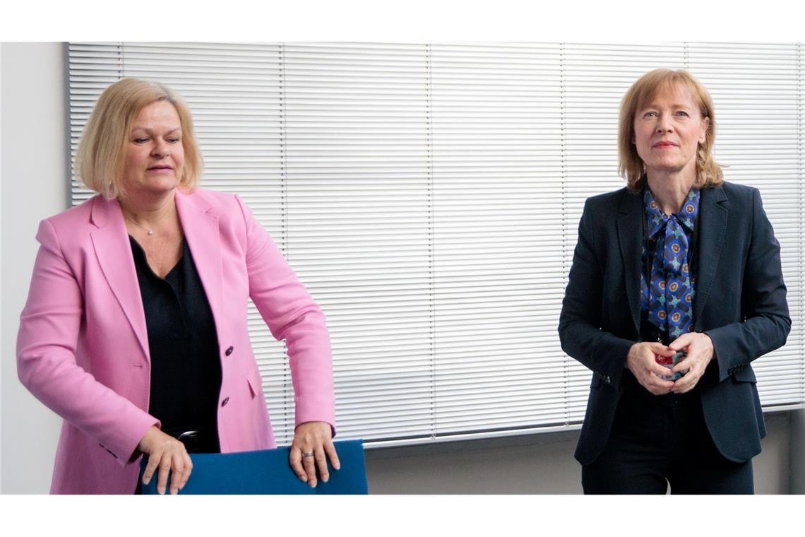 Zähe letzte Runde für den öffentlichen Dienst Für die Arbeitgeber verhandeln Bundesinnenministerin Nancy Faeser und die Präsidentin der kommunalen Arbeitgeberverbände Karin Welge.