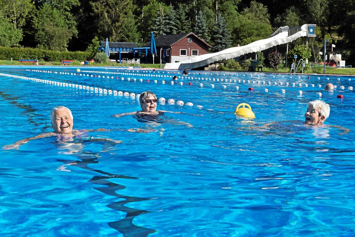 Freibadsaison erhält großes Lob Für die Frühschwimmer gab es eine spezifische Regelung. Sie konnten am Morgen ihre Runden drehen und hatten dies vorher schriftlich abgeklärt und ihre Daten hinterlegt. Archivfoto: J. Fiedler
