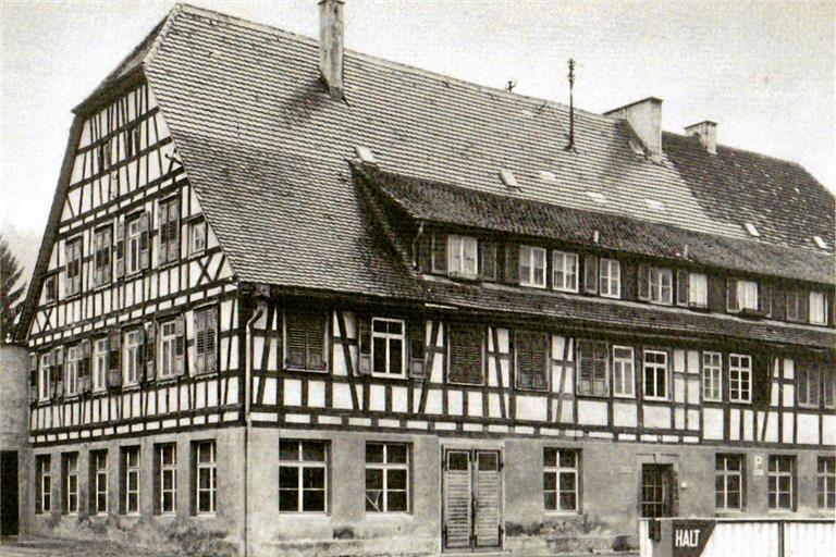Für die Gründung der Baumwollspinnerei und -weberei brauchte der Murrhardter Unternehmer Johann Andreas Heinrich einen langen Atem. Erst fünf Jahre nach seinen ersten Plänen und dem Gesuch wurde das Projekt 1797 genehmigt. Fotos: Carl-Schweizer-Museum/E. Klaper (unten)