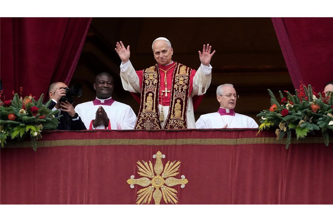 Papst mahnt zu Frieden: "Dröhnen der Waffen möge verstummen"