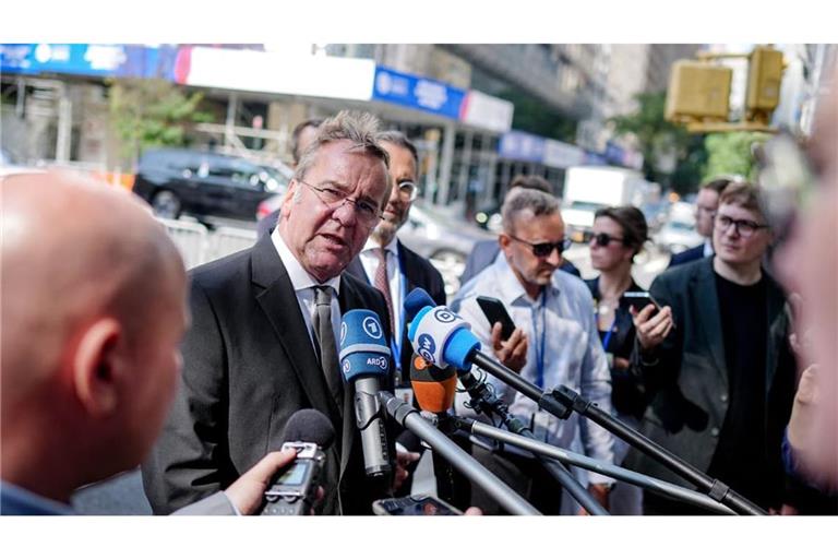 Für die Luftwaffe beginne mit dem Kampfjet F-35 A eine neue Ära, sagt Verteidigungsminister Boris Pistorius.