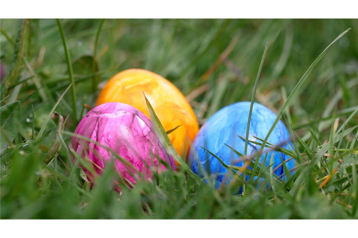 So wird das Wetter an Ostern Für die Ostereiersuche im Garten sollte man früh aufstehen.