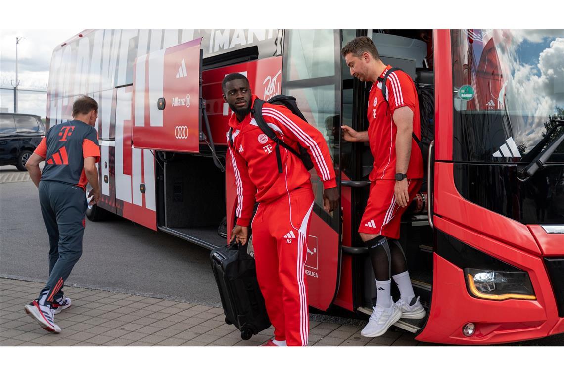 Musiala-News da: Bayern meldet erfolgreiche Operation Für die Stars des FC Bayern wie Dayot Upamecano (m) steht jetzt Urlaub an.