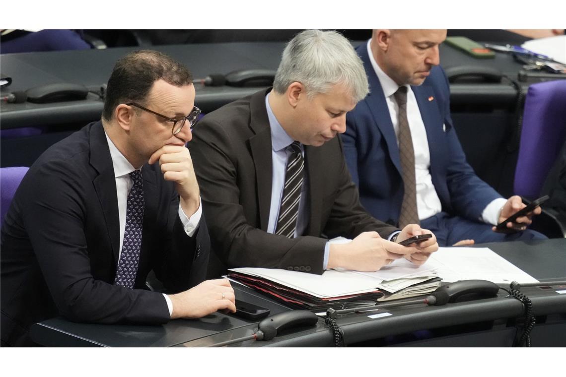 Für die Unionsfraktionsführung wird es spannend - Jens Spahn (CDU), Steffen Bilger (CDU) und Alexander Hoffmann (CSU). (Archivfoto)