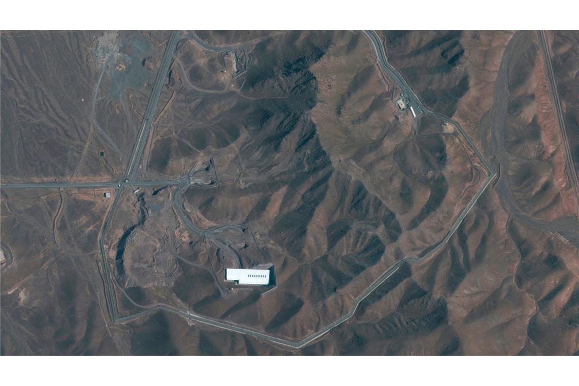 Nach Raketen aus Iran: Israels Militär greift Teheran an Für die Zerstörung der Atomanlage Fordo bräuchte Israel wohl die Unterstützung der USA.