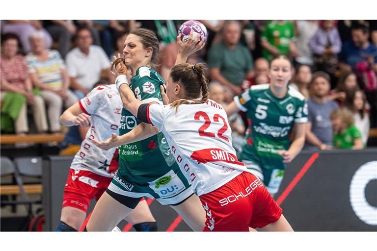Für Frisch-Auf-Rückraumspielerin Carmen Moser gab es in ihrem letzten Spiel in der EWS-Arena fast kein Durchkommen.