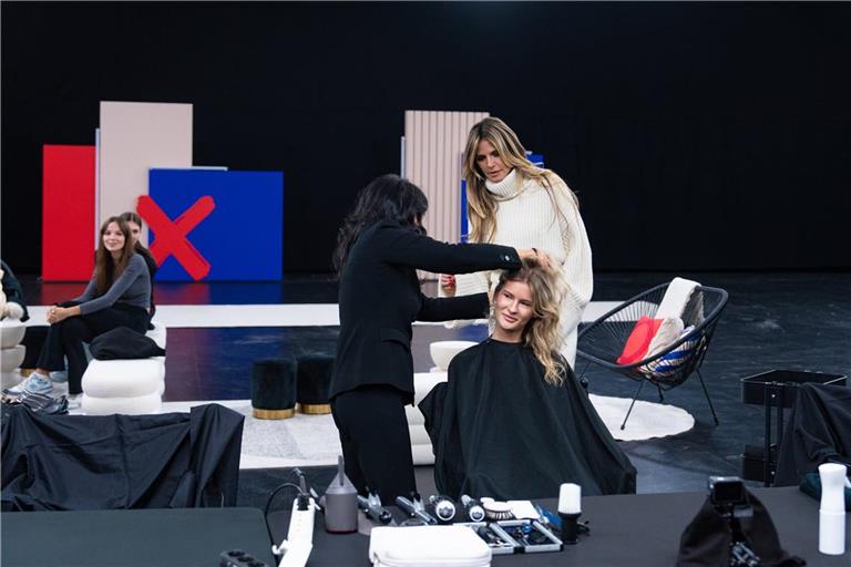 Für Kandidatin Zoe brachte das Umstyling bei GNTM 2025 eine der drastischsten Veränderungen mit sich.