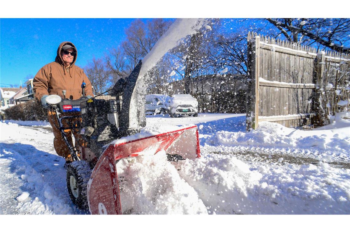 Neuer Wintersturm in den USA - Waldbrände an der Westküste Für Millionen Menschen in den südlichen Bundesstaaten der USA gelten Unwetterwarnungen. (Foto aktuell)