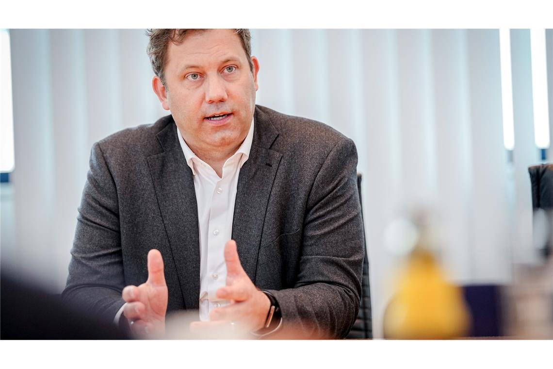 Für SPD-Chef Lars Klingbeil kommt es jetzt auf eine zügige Umsetzung von Entlastungen an.