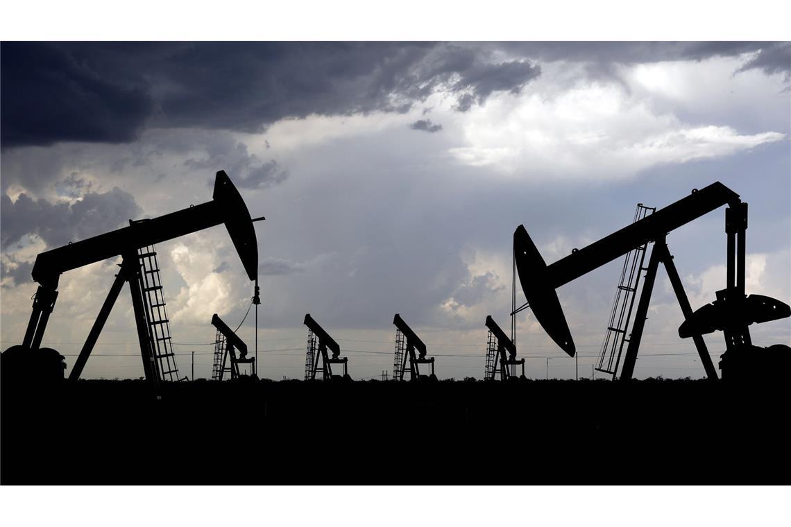 Furcht vor Ölknappheit hatte den Preis für die Referenzsorte des Großteils der weltweit gehandelten Ölsorten noch in der Nacht zu Montag auf mehr als 120 Dollar nach oben getrieben.