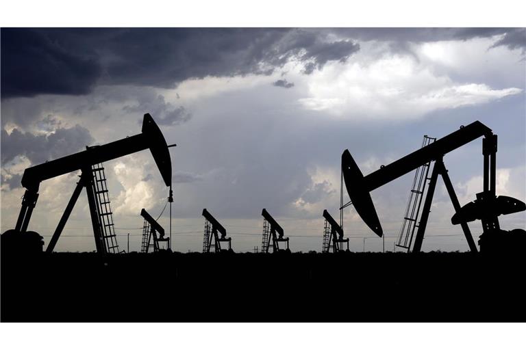 Furcht vor Ölknappheit hatte den Preis für die Referenzsorte des Großteils der weltweit gehandelten Ölsorten noch in der Nacht zu Montag auf mehr als 120 Dollar nach oben getrieben.