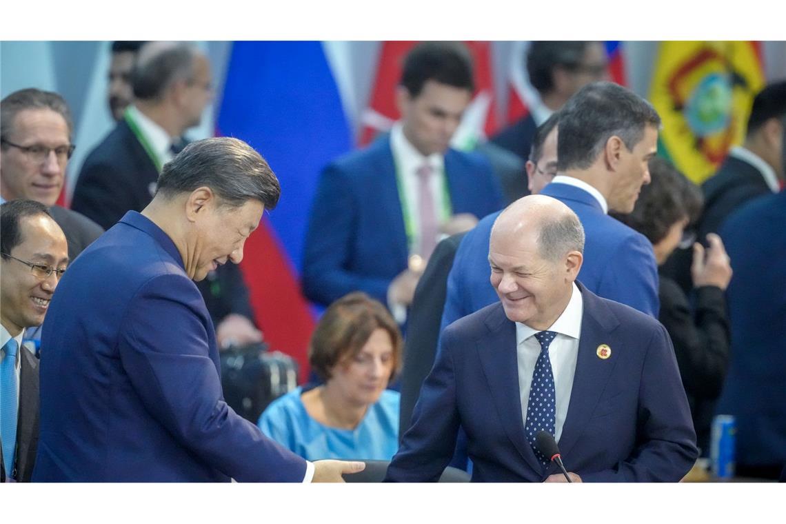 Bilder des Tages G20-Gipfel in Rio. Bundeskanzler Olaf Scholz (r) und Chinas Staatschef Xi Jinping nehmen beim G20-Gipfel an der ersten Arbeitssitzung teil, wo die Staats- und Regierungschefs führender Wirtschaftsmächte aller Kontinente zu ihrem jährlichen Gipfeltreffen zusammenkommen.